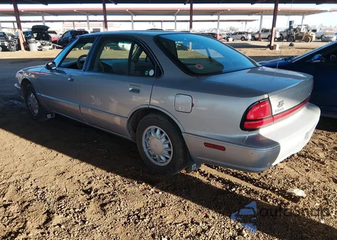 1997 Oldsmobile Eighty-Eight z USA, uszkodzony, nr VIN 1G3HN52KXV4862013